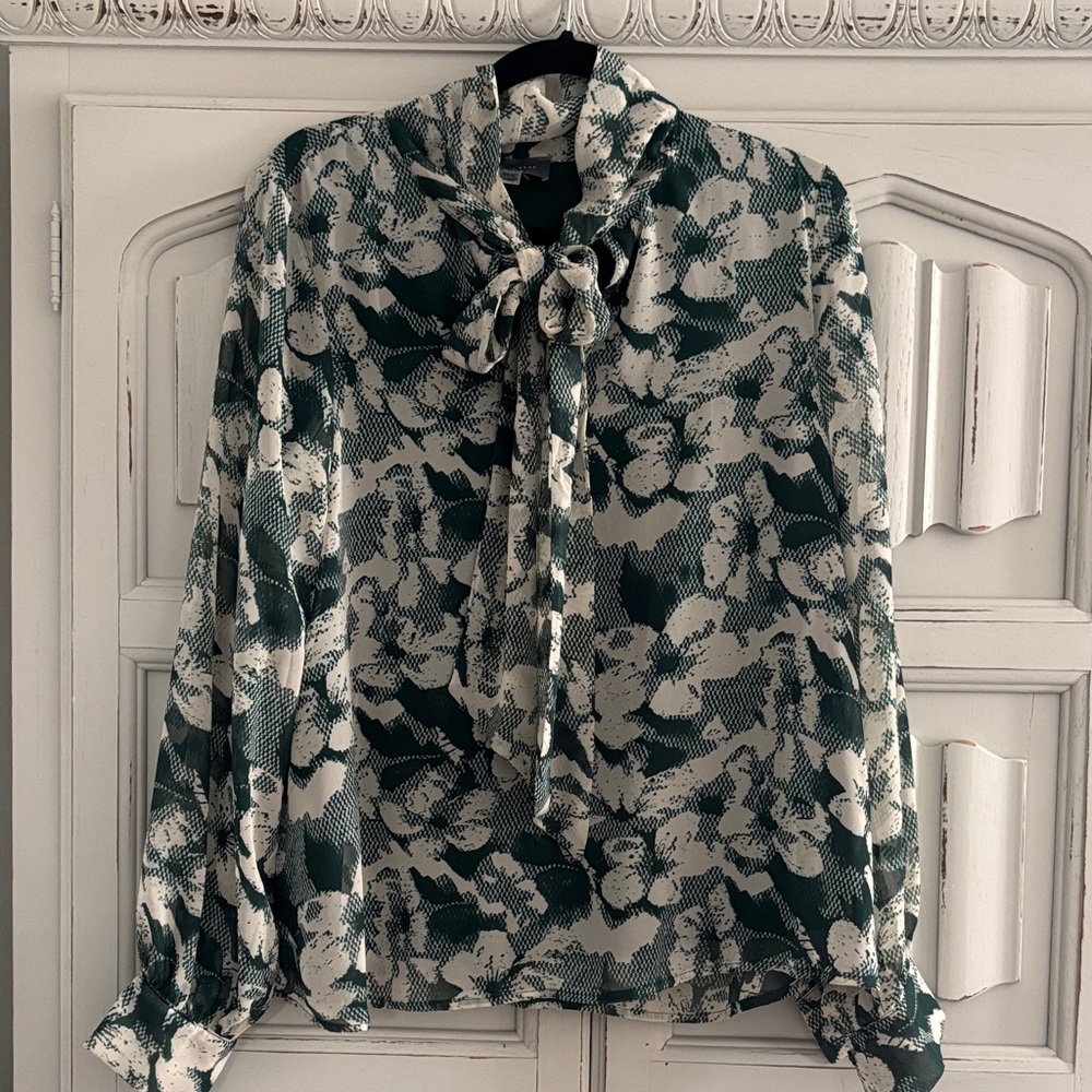 Chic Forest Green and White Women's Blouse